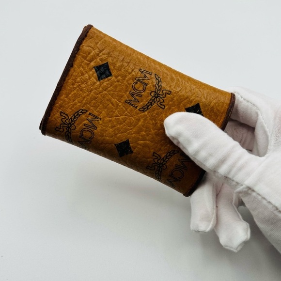 MCM Authentic And Unique Key And Card Holder/Wallet A 2 In 1 EUC - Picture 5 of 11